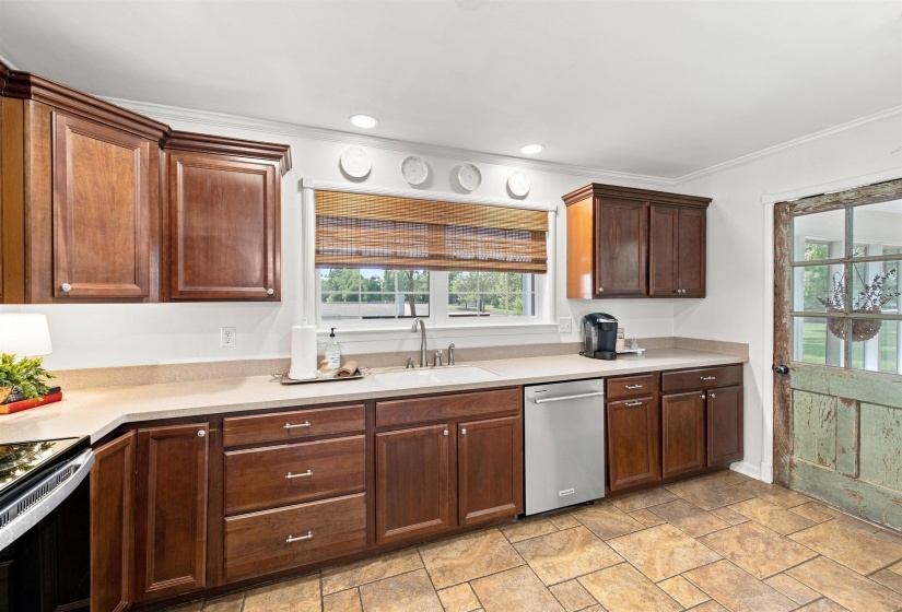 6265 TWIN OAKS DR, Millington, Tennessee 38053, 5 Bedroom Bedrooms, 10 Room Rooms,3 BathroomBathrooms,Residential,For Sale,TWIN OAKS,0,10228591