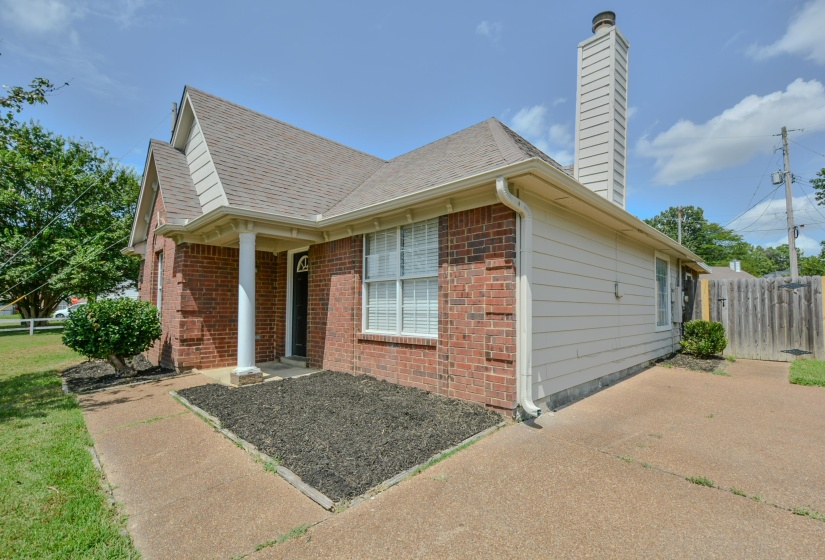 6878 BRADY HILL DR, Cordova, Tennessee 38018, 3 Bedroom Bedrooms, 5 Room Rooms,2 BathroomBathrooms,Residential,For Sale,BRADY HILL,0,10228596