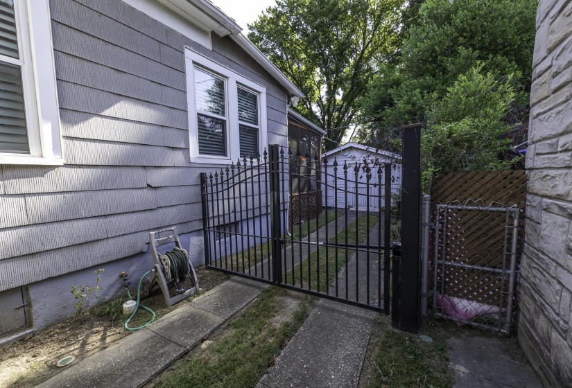 924 MEDA ST, Memphis, Tennessee 38104, 2 Bedroom Bedrooms, 6 Room Rooms,1 BathroomBathrooms,Residential,For Sale,MEDA,0,10228598