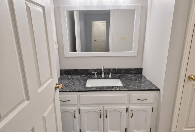 8134 TIMBER KNOLL LN, Memphis, Tennessee 38018, 3 Bedroom Bedrooms, 3 Room Rooms,2 BathroomBathrooms,Residential,For Sale,TIMBER KNOLL,0,10228616