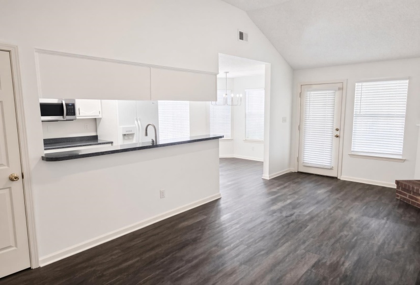8134 TIMBER KNOLL LN, Memphis, Tennessee 38018, 3 Bedroom Bedrooms, 3 Room Rooms,2 BathroomBathrooms,Residential,For Sale,TIMBER KNOLL,0,10228616