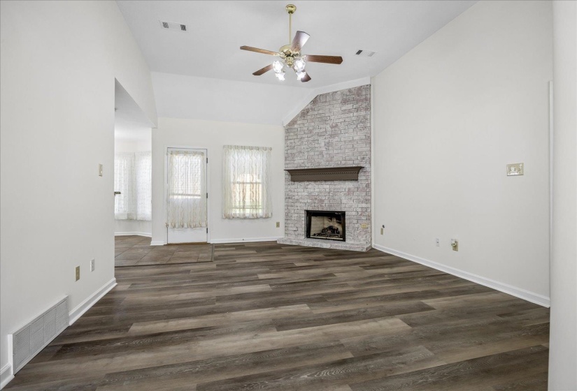 3073 LONG BRIDGE LN, Lakeland, Tennessee 38002, 4 Bedroom Bedrooms, 4 Room Rooms,2 BathroomBathrooms,Residential,For Sale,LONG BRIDGE,0,10228635