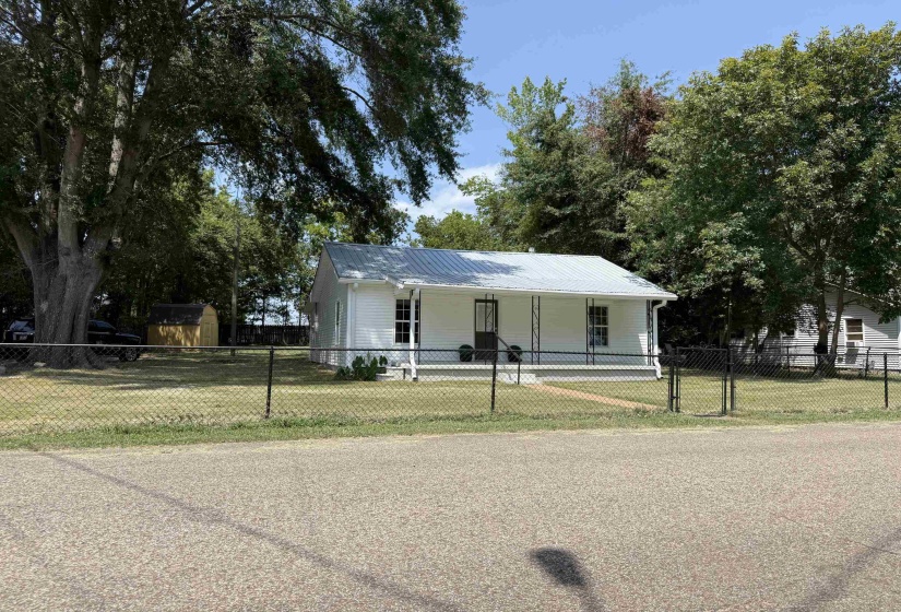65 SUGAR MAPLE AVE, Savannah, Tennessee 38372, 3 Bedroom Bedrooms, 7 Room Rooms,2 BathroomBathrooms,Residential,For Sale,SUGAR MAPLE,0,10228639
