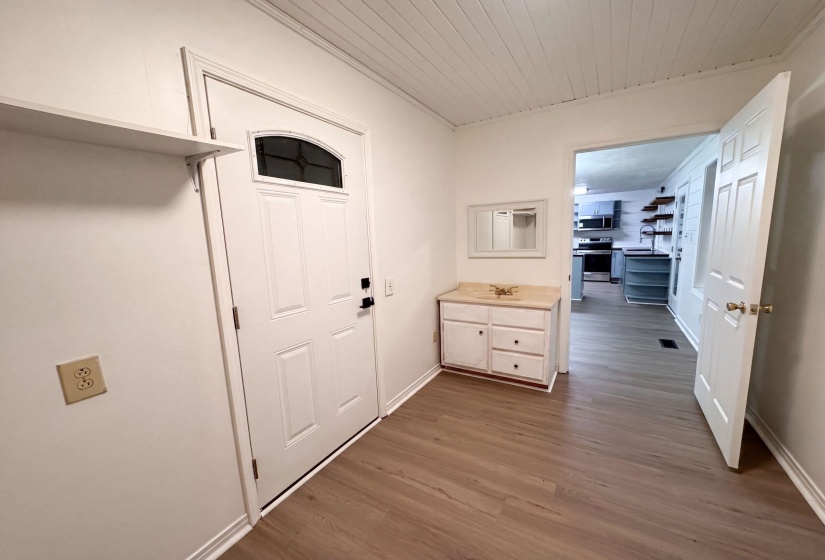 422 MAIN RD, Adamsville, Tennessee 38310-2210, 3 Bedroom Bedrooms, 8 Room Rooms,1.1 BathroomBathrooms,Residential,For Sale,MAIN,0,10228658