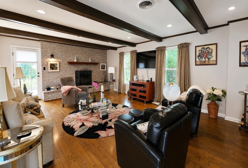 5179 PEG LN, Memphis, Tennessee 38117, 3 Bedroom Bedrooms, 7 Room Rooms,2 BathroomBathrooms,Residential,For Sale,PEG,0,10228662
