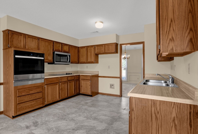 3948 FERN VALLEY DR, Memphis, Tennessee 38125, 4 Bedroom Bedrooms, 8 Room Rooms,2.1 BathroomBathrooms,Residential,For Sale,FERN VALLEY,0,10228663