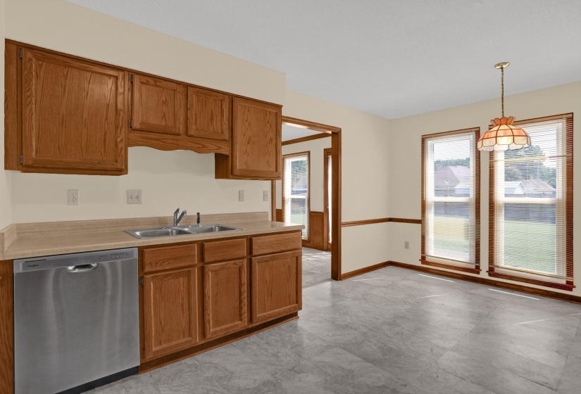 3948 FERN VALLEY DR, Memphis, Tennessee 38125, 4 Bedroom Bedrooms, 8 Room Rooms,2.1 BathroomBathrooms,Residential,For Sale,FERN VALLEY,0,10228663