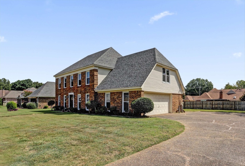 3948 FERN VALLEY DR, Memphis, Tennessee 38125, 4 Bedroom Bedrooms, 8 Room Rooms,2.1 BathroomBathrooms,Residential,For Sale,FERN VALLEY,0,10228663