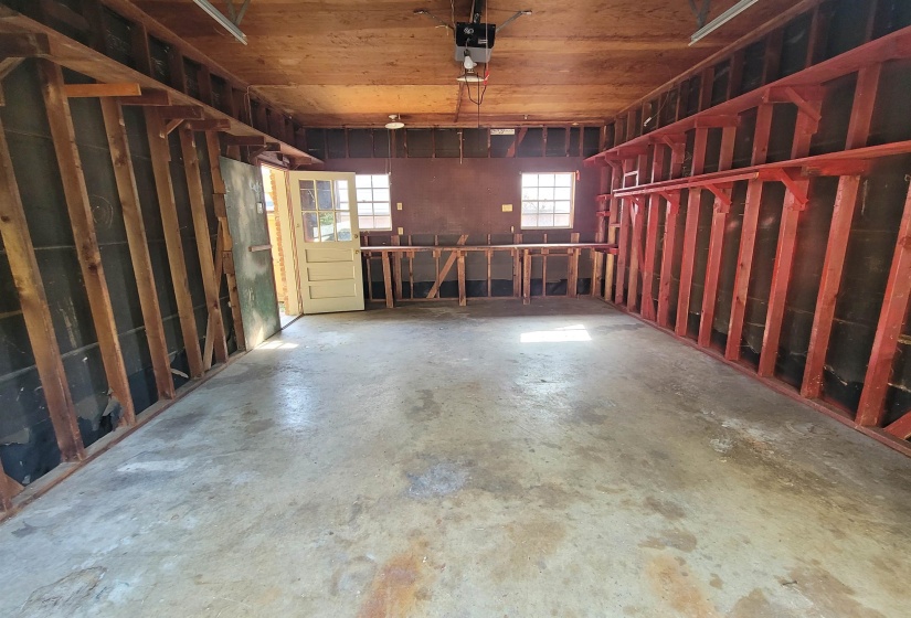3464 STONE ST, Memphis, Tennessee 38118, 4 Bedroom Bedrooms, 8 Room Rooms,2 BathroomBathrooms,Residential,For Sale,STONE,0,10228664