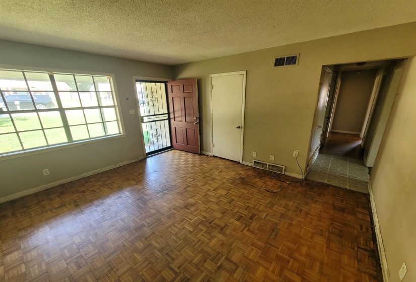 4220 NAM-NI DR, Memphis, Tennessee 38128, 3 Bedroom Bedrooms, 5 Room Rooms,1.1 BathroomBathrooms,Residential,For Sale,NAM-NI,0,10228665