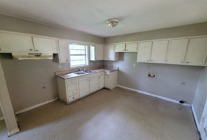 4220 NAM-NI DR, Memphis, Tennessee 38128, 3 Bedroom Bedrooms, 5 Room Rooms,1.1 BathroomBathrooms,Residential,For Sale,NAM-NI,0,10228665