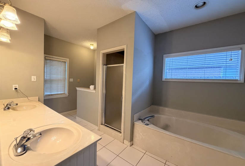5019 RABBIT CHASE LN, Bartlett, Tennessee 38002, 5 Bedroom Bedrooms, 9 Room Rooms,3 BathroomBathrooms,Rental Properties,For Sale,RABBIT CHASE,0,10228724