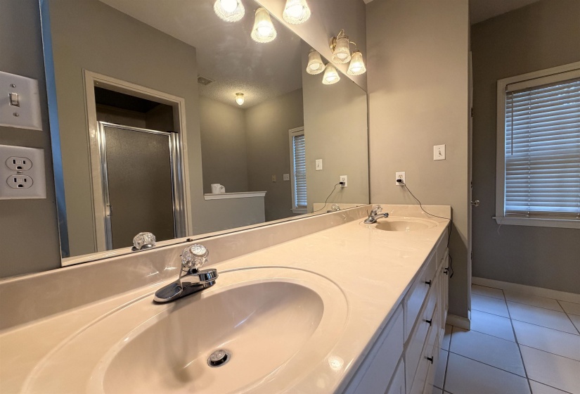 5019 RABBIT CHASE LN, Bartlett, Tennessee 38002, 5 Bedroom Bedrooms, 9 Room Rooms,3 BathroomBathrooms,Rental Properties,For Sale,RABBIT CHASE,0,10228724