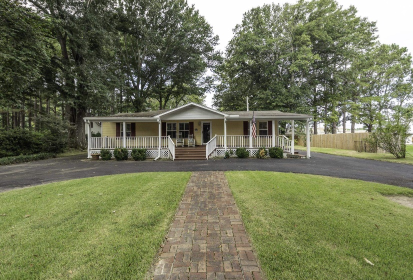240 3RD ST, Rossville, Tennessee 38066, 2 Bedroom Bedrooms, 7 Room Rooms,2 BathroomBathrooms,Residential,For Sale,3RD,0,10228713
