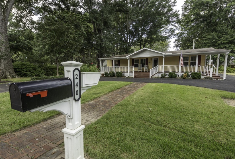240 3RD ST, Rossville, Tennessee 38066, 2 Bedroom Bedrooms, 7 Room Rooms,2 BathroomBathrooms,Residential,For Sale,3RD,0,10228713