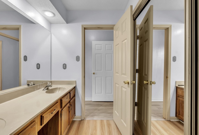 4305 BEAVER CREEK LN, Memphis, Tennessee 38125, 4 Bedroom Bedrooms, 9 Room Rooms,3 BathroomBathrooms,Residential,For Sale,BEAVER CREEK,0,10228719