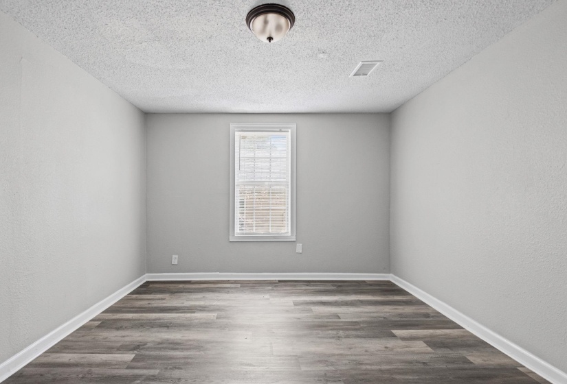 560 PEEBLES RD, Memphis, Tennessee 38109, 4 Bedroom Bedrooms, 6 Room Rooms,2 BathroomBathrooms,Residential,For Sale,PEEBLES,0,10228722