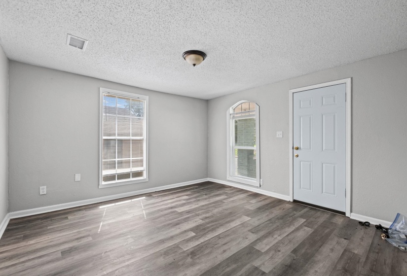 560 PEEBLES RD, Memphis, Tennessee 38109, 4 Bedroom Bedrooms, 6 Room Rooms,2 BathroomBathrooms,Residential,For Sale,PEEBLES,0,10228722