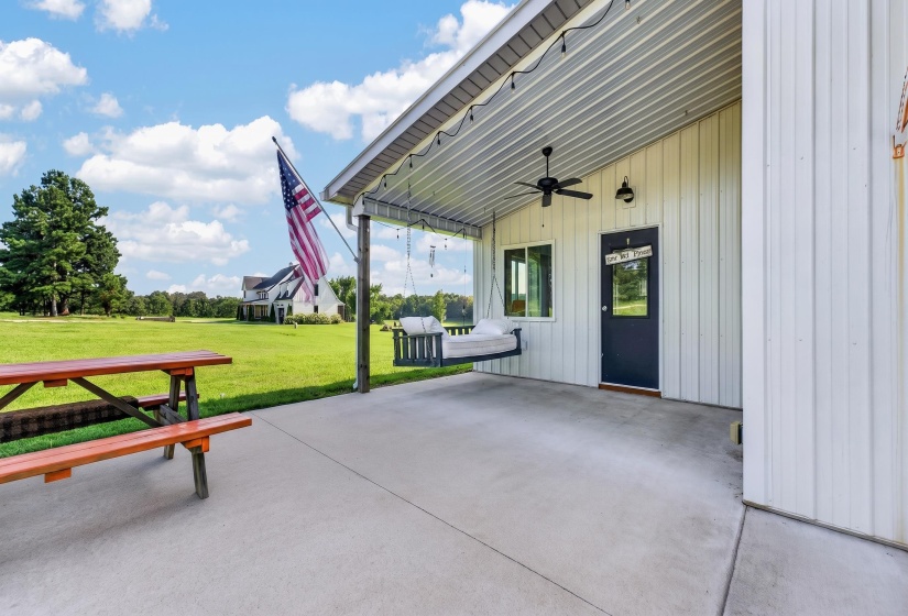 523 SLAYDEN RD, Slayden, Mississippi 38642, 5 Bedroom Bedrooms, 12 Room Rooms,4.1 BathroomBathrooms,Residential,For Sale,SLAYDEN,0,10228725