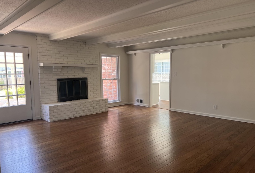 5915 MACLEOD DR, Memphis, Tennessee 38119, 5 Bedroom Bedrooms, 9 Room Rooms,3 BathroomBathrooms,Residential,For Sale,MACLEOD,0,10228732