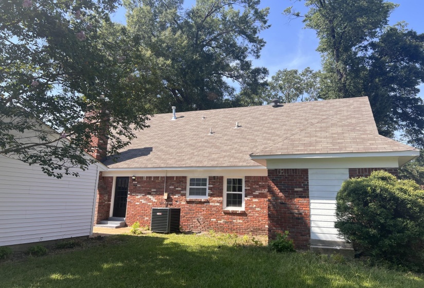 5915 MACLEOD DR, Memphis, Tennessee 38119, 5 Bedroom Bedrooms, 9 Room Rooms,3 BathroomBathrooms,Residential,For Sale,MACLEOD,0,10228732