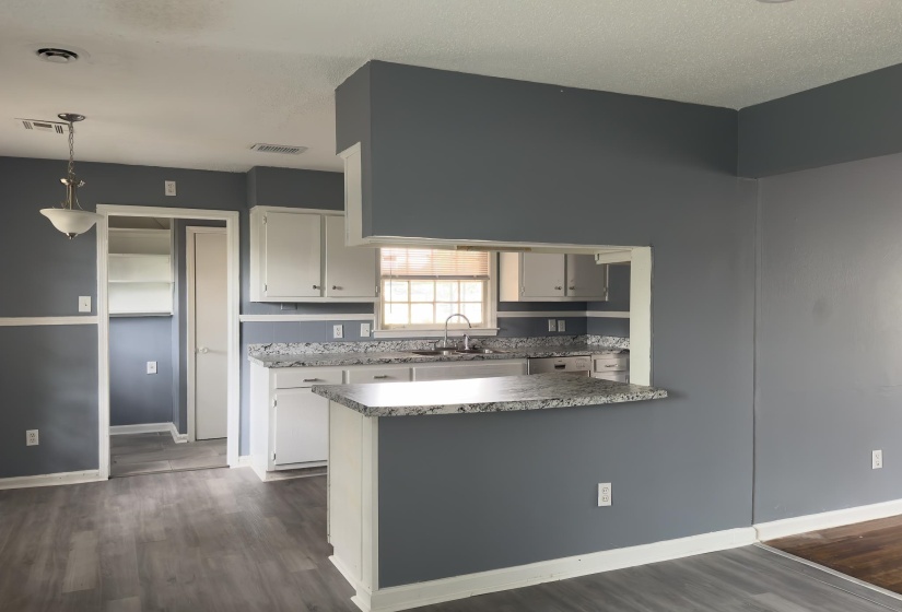 3553 RHODES AVE, Memphis, Tennessee 38111, 3 Bedroom Bedrooms, 6 Room Rooms,2 BathroomBathrooms,Residential,For Sale,RHODES,0,10228734