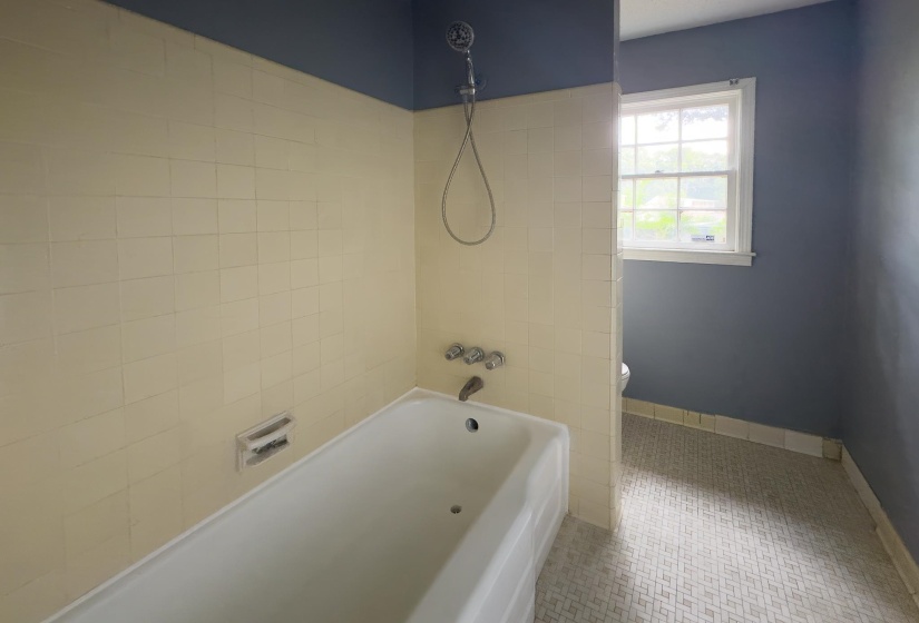 3553 RHODES AVE, Memphis, Tennessee 38111, 3 Bedroom Bedrooms, 6 Room Rooms,2 BathroomBathrooms,Residential,For Sale,RHODES,0,10228734