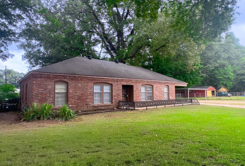 3553 RHODES AVE, Memphis, Tennessee 38111, 3 Bedroom Bedrooms, 6 Room Rooms,2 BathroomBathrooms,Residential,For Sale,RHODES,0,10228734
