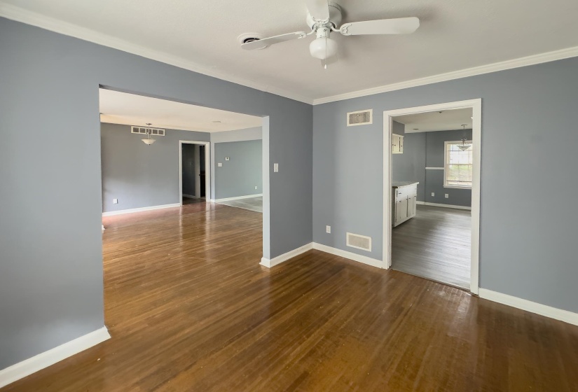 3553 RHODES AVE, Memphis, Tennessee 38111, 3 Bedroom Bedrooms, 6 Room Rooms,2 BathroomBathrooms,Residential,For Sale,RHODES,0,10228734