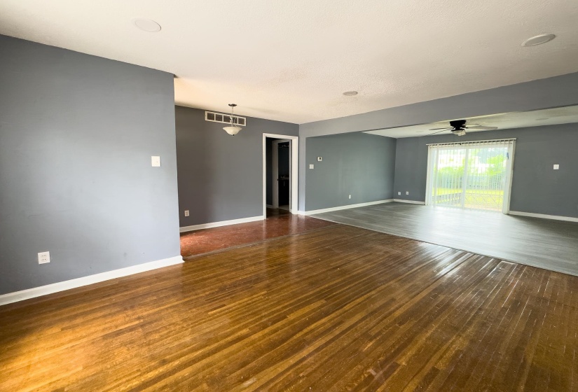 3553 RHODES AVE, Memphis, Tennessee 38111, 3 Bedroom Bedrooms, 6 Room Rooms,2 BathroomBathrooms,Residential,For Sale,RHODES,0,10228734