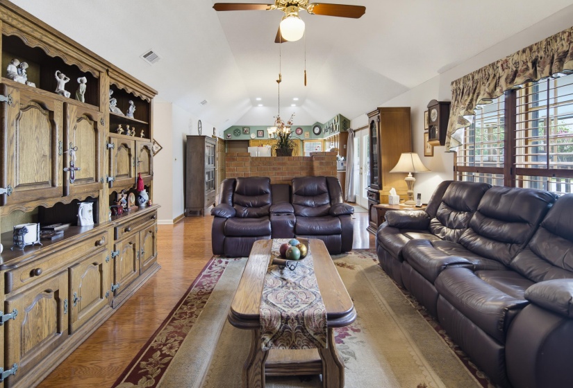 7291 BARNSTABLE RD, Memphis, Tennessee 38125, 3 Bedroom Bedrooms, 6 Room Rooms,2 BathroomBathrooms,Residential,For Sale,BARNSTABLE,0,10228735