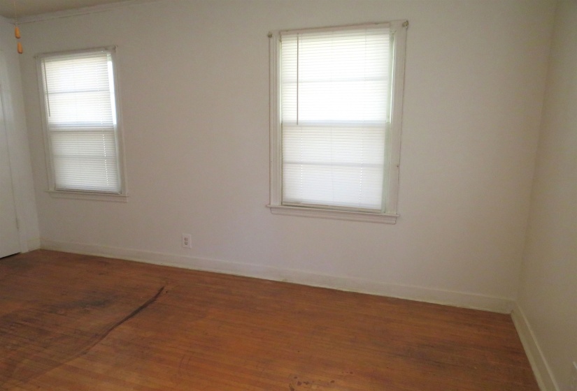 1657 PERKINS RD, Memphis, Tennessee 38117, 2 Bedroom Bedrooms, 6 Room Rooms,1 BathroomBathrooms,Residential,For Sale,PERKINS,0,10228736