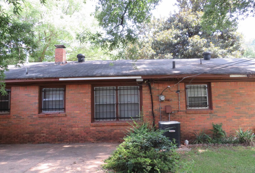 1657 PERKINS RD, Memphis, Tennessee 38117, 2 Bedroom Bedrooms, 6 Room Rooms,1 BathroomBathrooms,Residential,For Sale,PERKINS,0,10228736