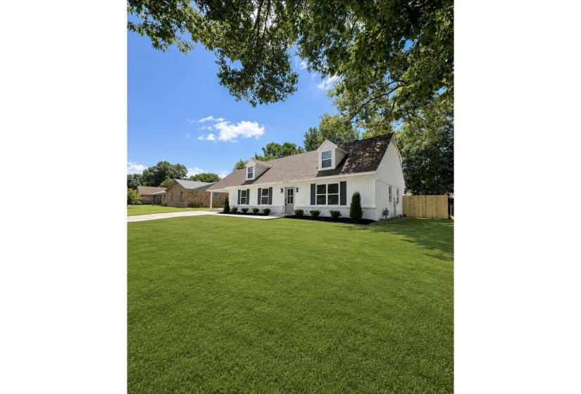 5715 BARTLETT WOODS DR, Bartlett, Tennessee 38134, 4 Bedroom Bedrooms, 7 Room Rooms,2 BathroomBathrooms,Residential,For Sale,BARTLETT WOODS,0,10228738