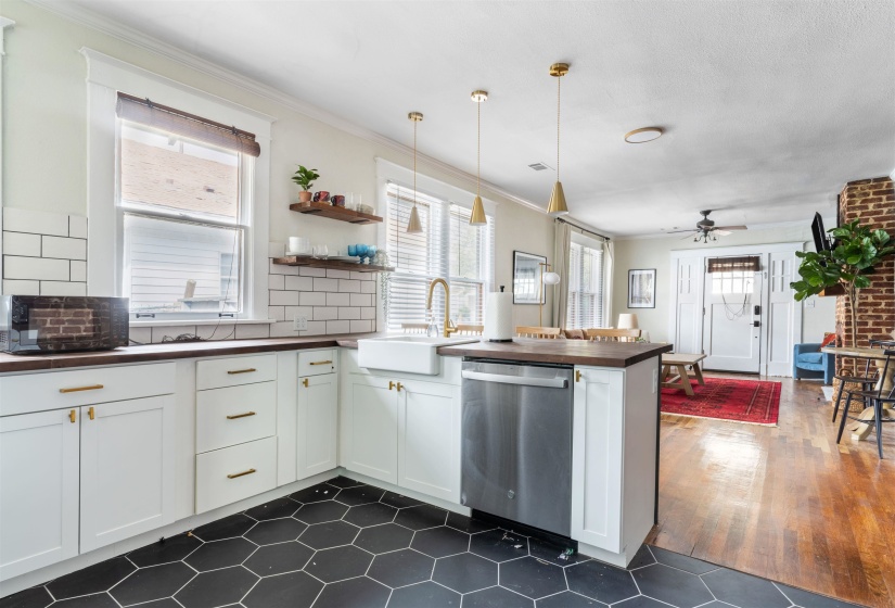1469 LYNDALE AVE, Memphis, Tennessee 38107, 2 Bedroom Bedrooms, 5 Room Rooms,1 BathroomBathrooms,Residential,For Sale,LYNDALE,0,10228741