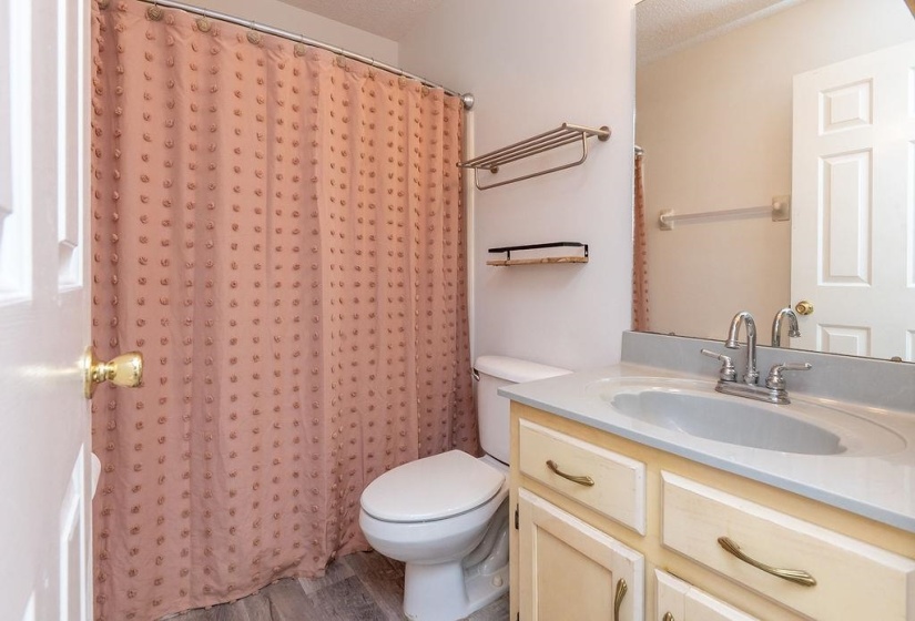 6600 SUNGATE CIR, Bartlett, Tennessee 38135, 3 Bedroom Bedrooms, 8 Room Rooms,2 BathroomBathrooms,Residential,For Sale,SUNGATE,0,10228742