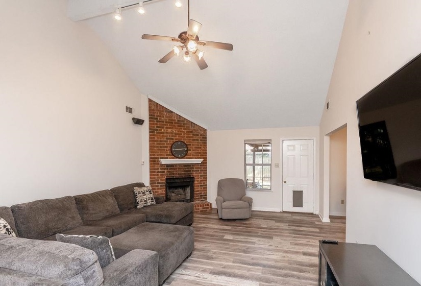 6600 SUNGATE CIR, Bartlett, Tennessee 38135, 3 Bedroom Bedrooms, 8 Room Rooms,2 BathroomBathrooms,Residential,For Sale,SUNGATE,0,10228742