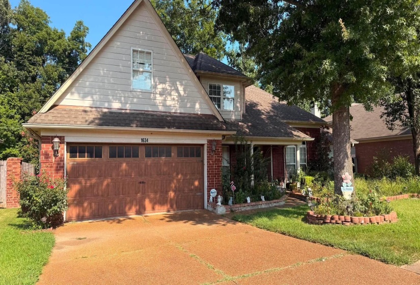 1634 TORRINGTON DR, Cordova, Tennessee 38016, 5 Bedroom Bedrooms, 8 Room Rooms,3 BathroomBathrooms,Residential,For Sale,TORRINGTON,0,10228743
