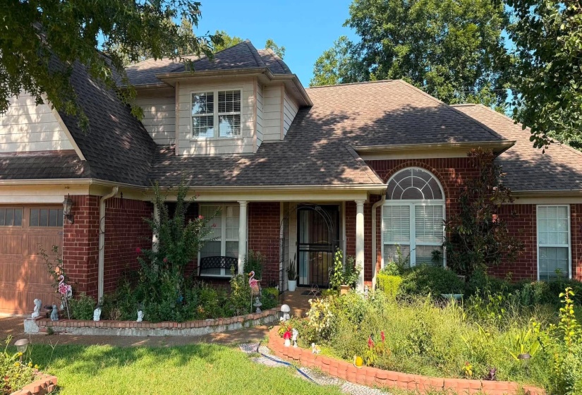 1634 TORRINGTON DR, Cordova, Tennessee 38016, 5 Bedroom Bedrooms, 8 Room Rooms,3 BathroomBathrooms,Residential,For Sale,TORRINGTON,0,10228743