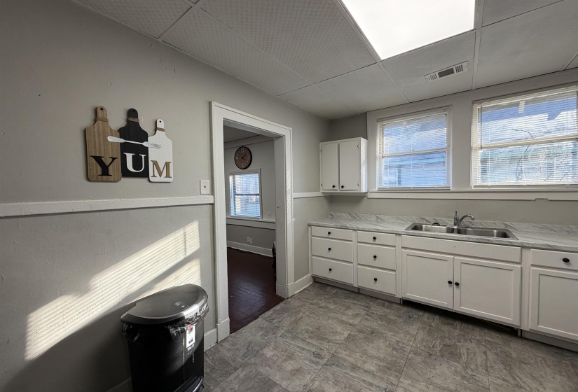 961 DUNLAP ST, Memphis, Tennessee 38107, 2 Bedroom Bedrooms, 0 ,1 BathroomBathrooms,Duplexes,For Sale,DUNLAP,0,10228758