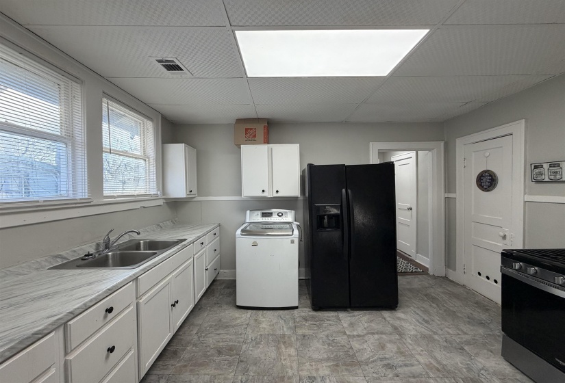 961 DUNLAP ST, Memphis, Tennessee 38107, 2 Bedroom Bedrooms, 0 ,1 BathroomBathrooms,Duplexes,For Sale,DUNLAP,0,10228758