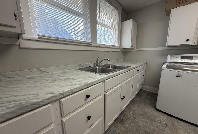 961 DUNLAP ST, Memphis, Tennessee 38107, 2 Bedroom Bedrooms, 0 ,1 BathroomBathrooms,Duplexes,For Sale,DUNLAP,0,10228758