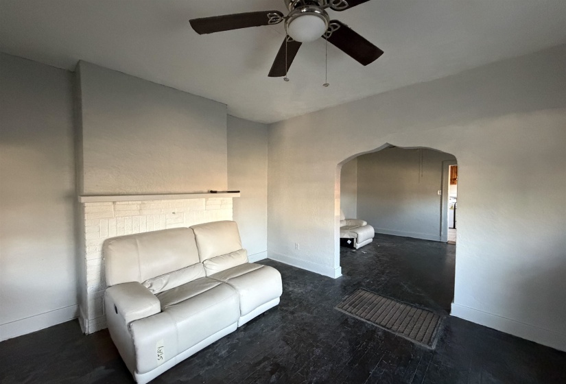 961 DUNLAP ST, Memphis, Tennessee 38107, 2 Bedroom Bedrooms, 0 ,1 BathroomBathrooms,Duplexes,For Sale,DUNLAP,0,10228758