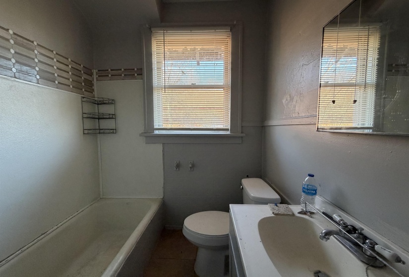 961 DUNLAP ST, Memphis, Tennessee 38107, 2 Bedroom Bedrooms, 0 ,1 BathroomBathrooms,Duplexes,For Sale,DUNLAP,0,10228758