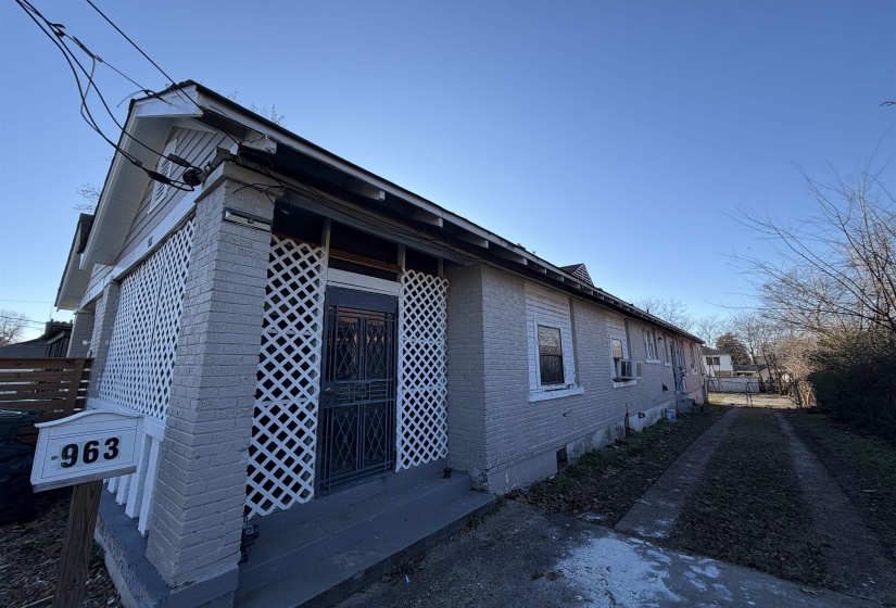 961 DUNLAP ST, Memphis, Tennessee 38107, 2 Bedroom Bedrooms, 0 ,1 BathroomBathrooms,Duplexes,For Sale,DUNLAP,0,10228758