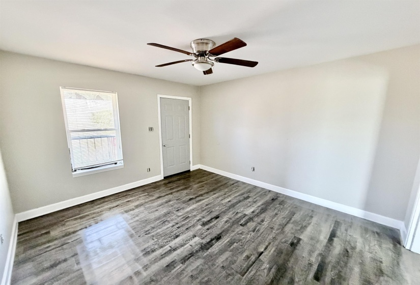 2261 HUNTER AVE, Memphis, Tennessee 38108, 1 Bedroom Bedrooms, 0 ,1 BathroomBathrooms,Duplexes,For Sale,HUNTER,0,10228765
