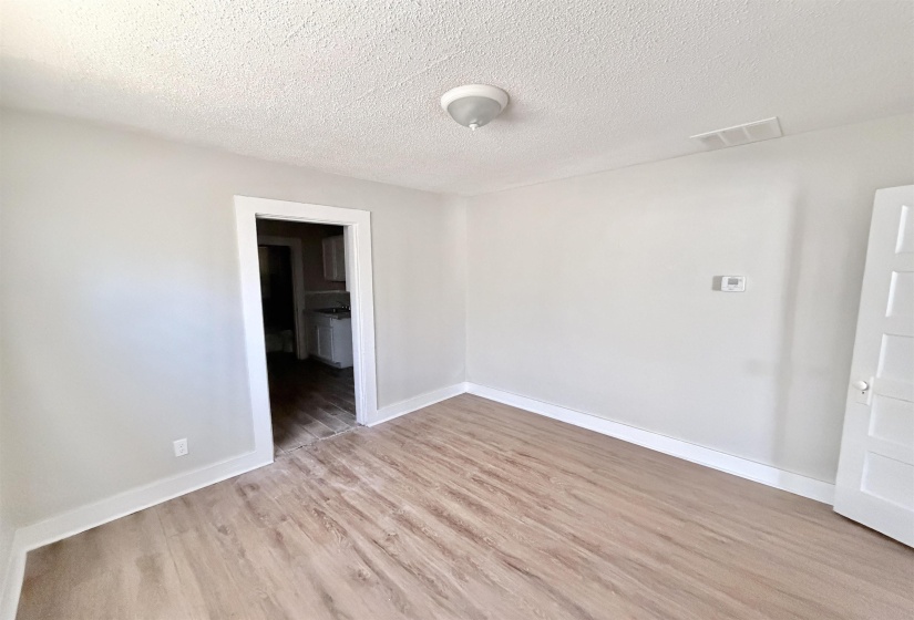 2261 HUNTER AVE, Memphis, Tennessee 38108, 1 Bedroom Bedrooms, 0 ,1 BathroomBathrooms,Duplexes,For Sale,HUNTER,0,10228765