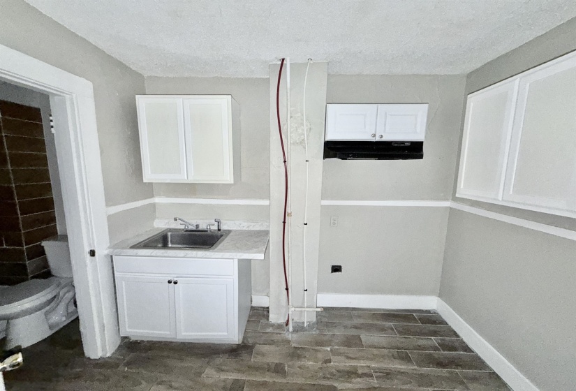 2261 HUNTER AVE, Memphis, Tennessee 38108, 1 Bedroom Bedrooms, 0 ,1 BathroomBathrooms,Duplexes,For Sale,HUNTER,0,10228765