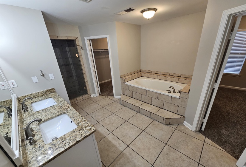 2933 BILLY CROSS DR, Germantown, Tennessee 38138, 5 Bedroom Bedrooms, 8 Room Rooms,3.1 BathroomBathrooms,Rental Properties,For Sale,BILLY CROSS,0,10228759
