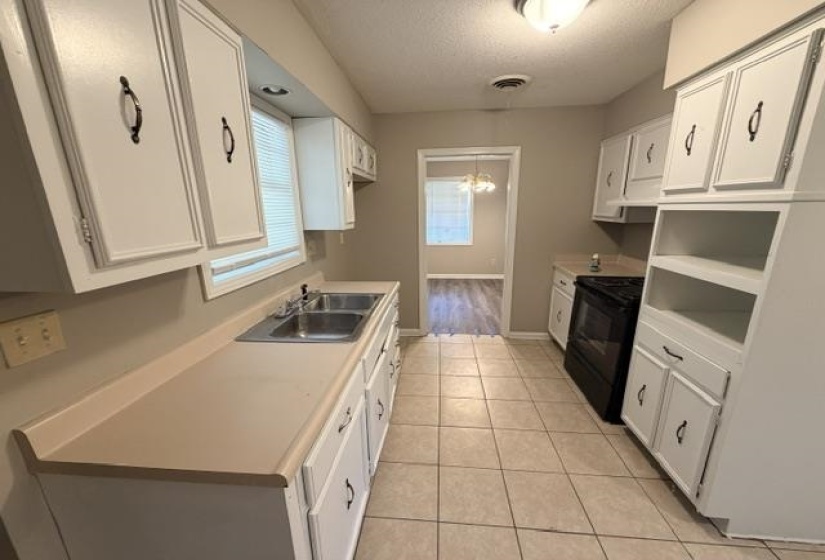 3865 SAINT ELMO AVE, Memphis, Tennessee 38128-2149, 3 Bedroom Bedrooms, 6 Room Rooms,2 BathroomBathrooms,Rental Properties,For Sale,SAINT ELMO,0,10228771